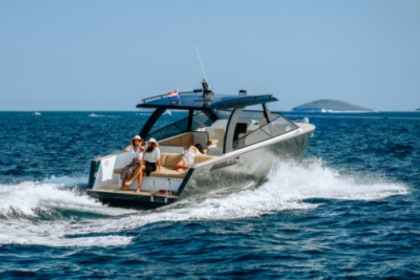 Rental Motorboat Colnago 33 CREW + FUEL INCLUDED Vodice