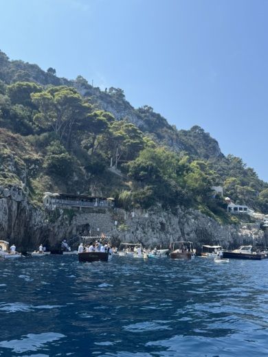 Capri Motorboat Barqa Q20 alt tag text