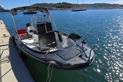 Location Bateau à moteur Boston Whaler Outrage 18 La Seyne-sur-Mer