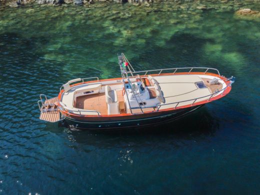 Motorboat Fratelli Aprea Gozzo 750 Open boat plan