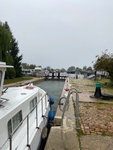 Сен-Жан-де-Лон Houseboat LOCABOAT Penichette 930 P 935 alt tag text