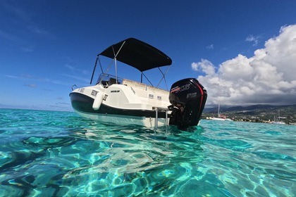 Location Bateau à moteur Quicksilver Activ 605 Sundeck Papeete