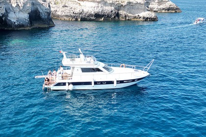 Noleggio Barca a motore COMAR CLANSCHIP 42 FB Catania