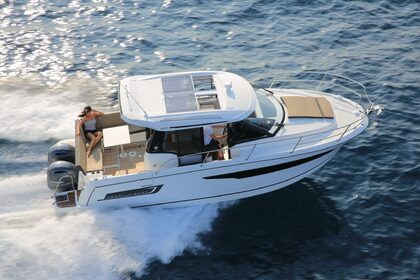 Hire Motorboat Jeanneau Merry Fisher 895 Mandelieu-La Napoule