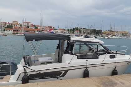 Hire Motorboat Jeanneau Merry Fisher  695 Trogir