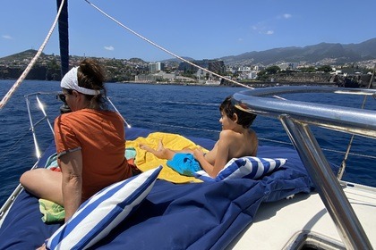 Charter Sailing yacht Jeanneau Sun Fizz Funchal