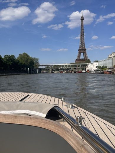 Paris Motorboat Dubourdieu E-Picnic alt tag text