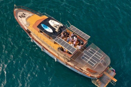 Noleggio Yacht a motore Galeon Gozzo 24 metri Capri