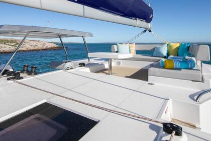 Verhuur Catamaran  Moorings 4200/3 Marsh Harbour