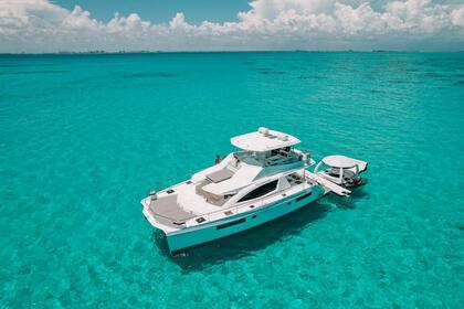 Hire Catamaran Leopard 51' Cancún