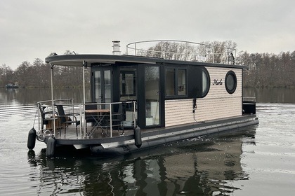 Hire Houseboat Nautilus Hausboote Nautiki maxi 1 mit Kamin - führerscheinfrei Berlin