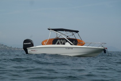 Hire Motorboat Boston Whaler 170 super sport Sainte-Maxime