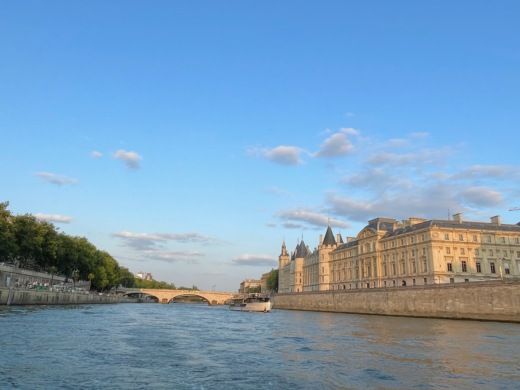 Paris Motorboat Bassboat Smartliner alt tag text