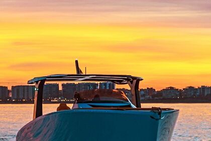 Hire Motorboat Tesoro T40 Marina Zeas