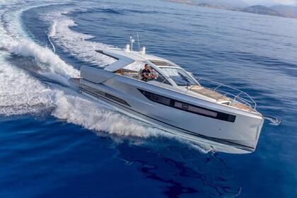 Rental Motorboat Jeanneau DB43 Portimão