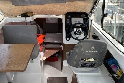 Charter Motorboat Jeanneau merry-fisher 695 Loctudy