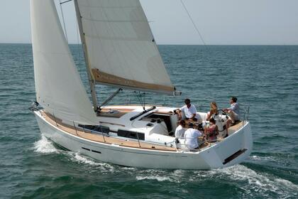 Charter Sailboat DUFOUR 375 Grand large Marseille