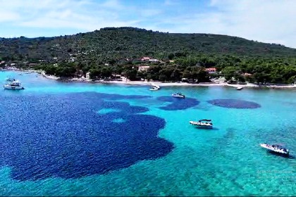 Hire Motorboat Day trip to Blue Lagoon Split