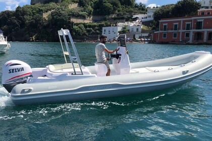 Noleggio Gommone ITALBOATS PREDATOR 680 Napoli