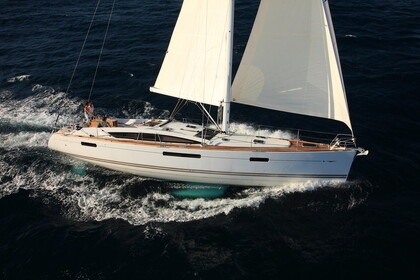Hire Sailboat JEANNEAU 53 Portisco