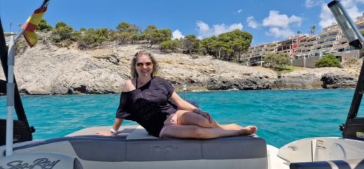 Port d'Andratx Motorboat Sea Ray 19 SPX alt tag text