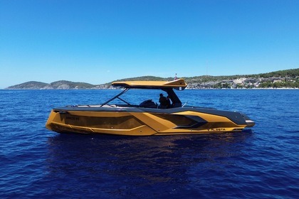 Hire Motorboat Private boat tours Split Raptor 37 Split