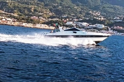 Noleggio Barca a motore Mochi Craft Tuxedo 42 Forio