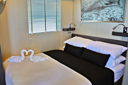 Чартер Моторная яхта Overblue Overblue 54 Мале