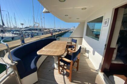 Noleggio Barca a motore Hatteras M/Y 70 Ponza