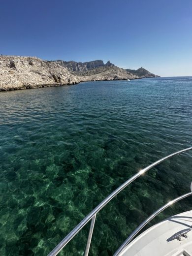 Vieux-Port de Marseille Motorboat Beneteau FLYER GT 38 alt tag text