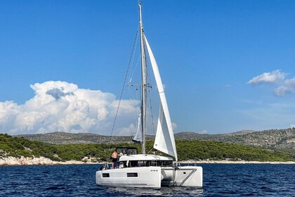 Charter Catamaran  Lagoon 40 Primošten