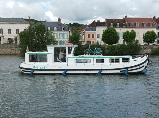 Joigny Houseboat Pénichette® 1107 W alt tag text