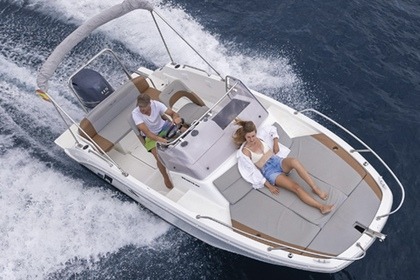 Hire Motorboat Beneteau Flyer 6_Sundeck Antibes