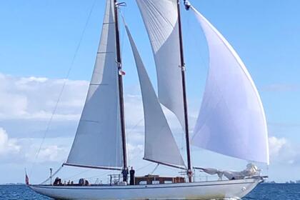 Location Voilier Gerard de Vries Lentsch Goélette à voile d'etais La Rochelle