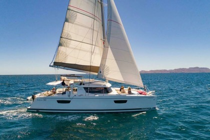 Location Catamaran Fontaine Pajot Saba 50 La Paz
