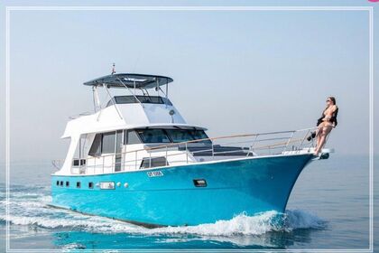 Чартер Моторная яхта Hatteras Vogue Дубай