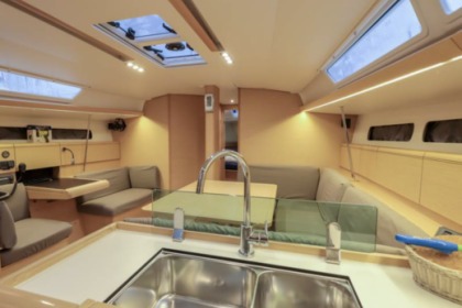 Charter Sailboat Jeanneau Sun Odyssey 449 Fezzano