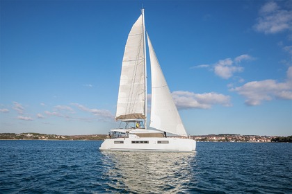 Charter Catamaran Lagoon-Bénéteau Lagoon 50 - 6 + 1 cab. Pomer