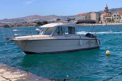 Charter Motorboat Ocqueteau 725 Kaštela