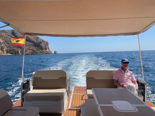 Dénia Motorboat AQUILA 32 SPORT CATAMARAN alt tag text