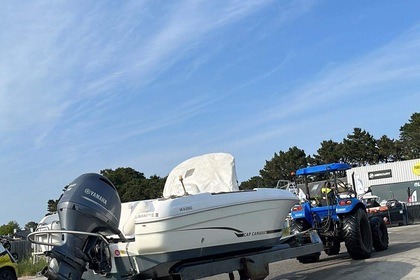 Charter Motorboat Jeanneau Cap Camarat 625 Étel