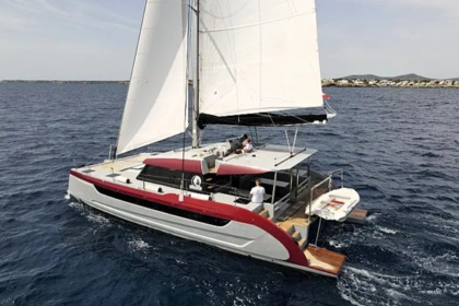 Verhuur Catamaran Luna 49 Split