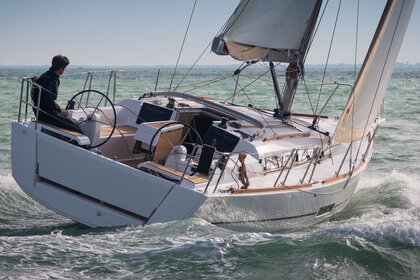 Charter Sailboat Dufour Yachts Dufour 350 GL Elba