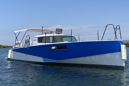 Charter Motorboat POGO STRUCTURES LOXO 32 Bénodet