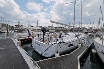 Location Voilier Beneteau Oceanis 40 Arzon