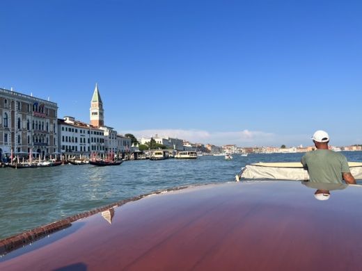 Venetië Motorboat Profilmarine Cherokee 35 alt tag text