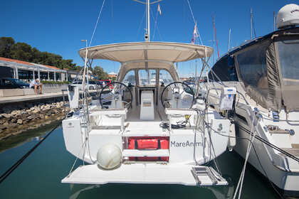 Charter Sailboat Bénéteau Oceanis 35 Pomer