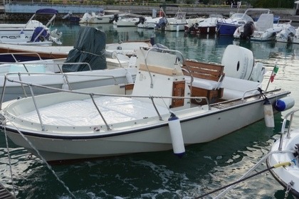 Rental Motorboat Boston Whaler 18 outrage La Spezia