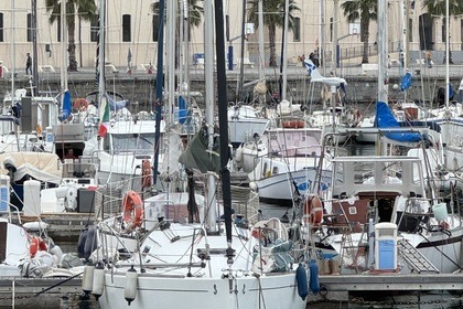 Location Voilier Beneteau First 27.7 Antibes