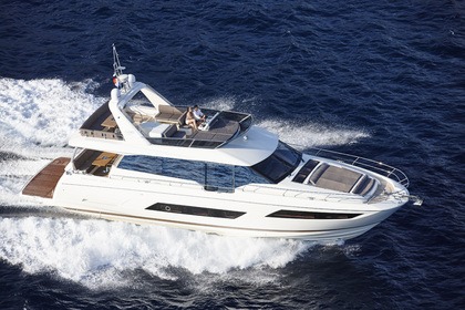 Noleggio Yacht a motore Prestige 680 Antibes